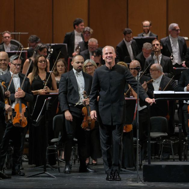 Grande attesa per Hadelich al Filarmonico nel concerto per violino di Čajkovskij
