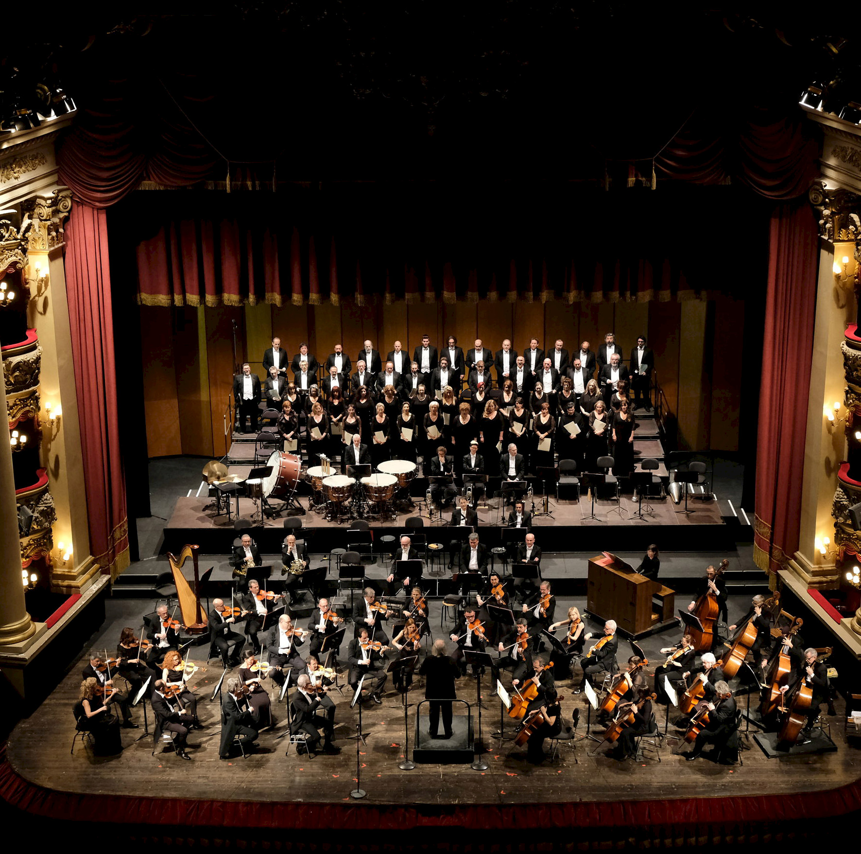 Orchestra e coro di Fondazione Arena nella messa di Gloria di Rossini