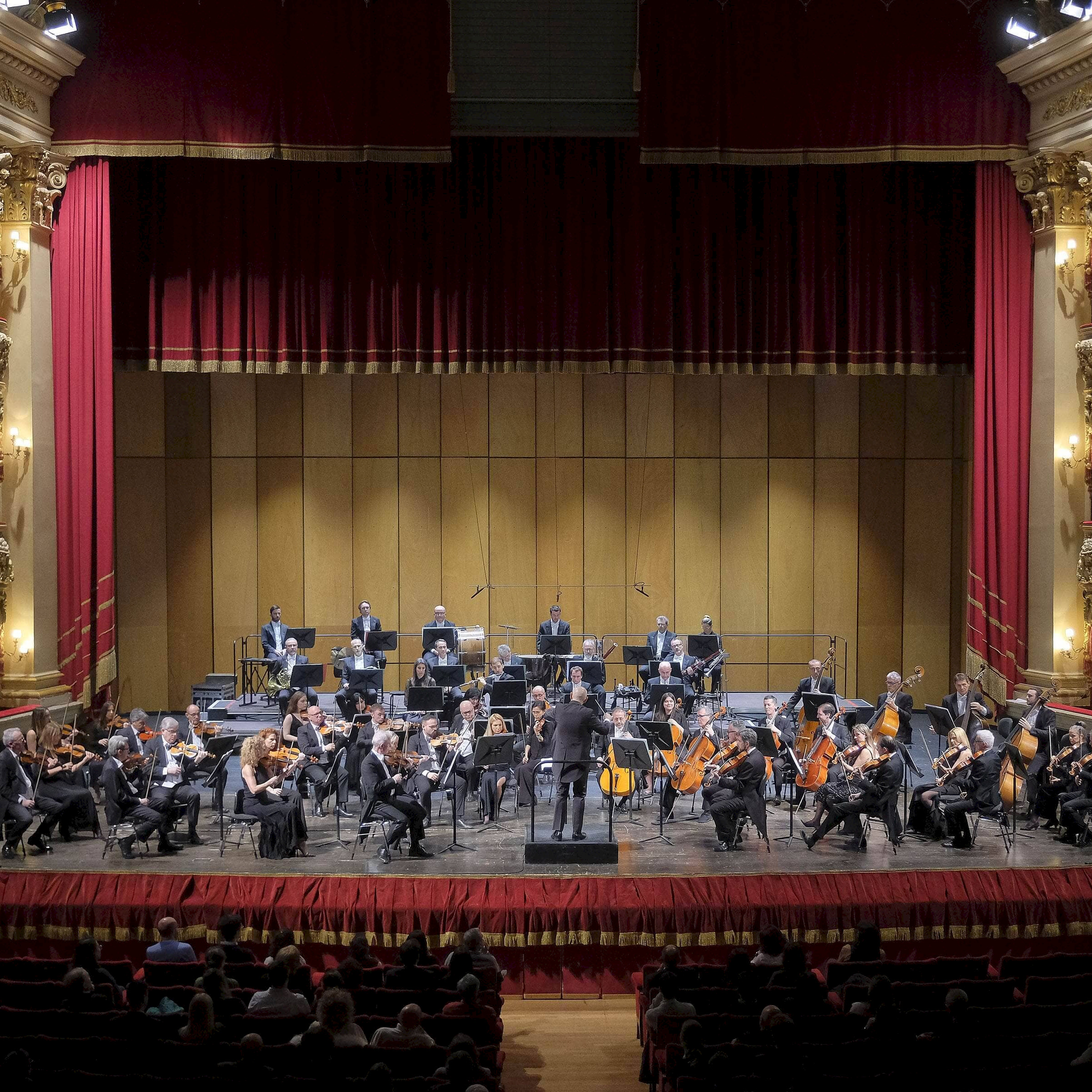 La primavera sinfonica di Fondazione Arena fiorisce con Beethoven e Mendelssohn