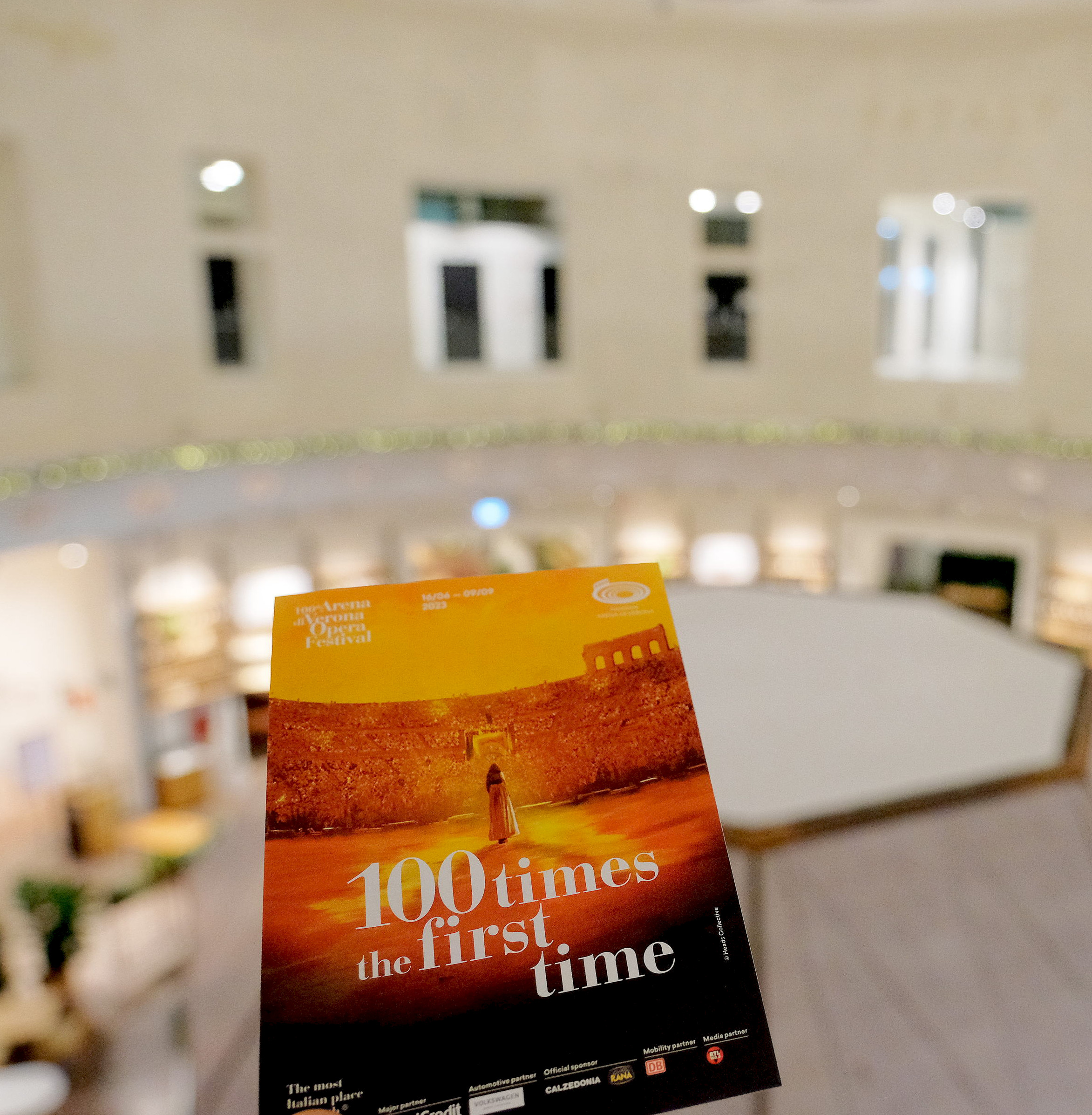Sponsor e 67 colonne a fianco di Fondazione Arena per il festival 2023 100 volte la prima volta