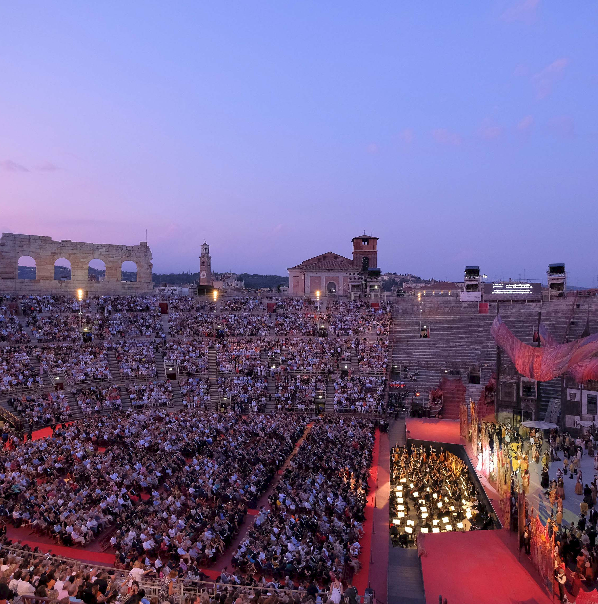 Il 100° Arena Opera festival prosegue con due prime: Carmen e il Barbiere di Siviglia